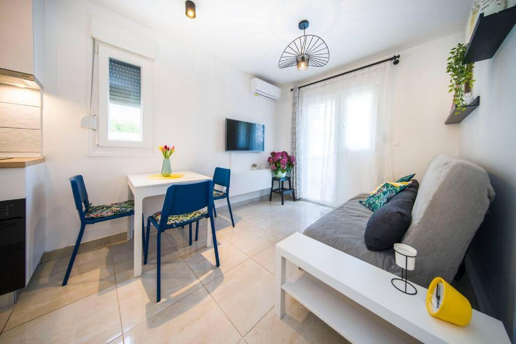 Apartman Nane Солин Екстериор снимка